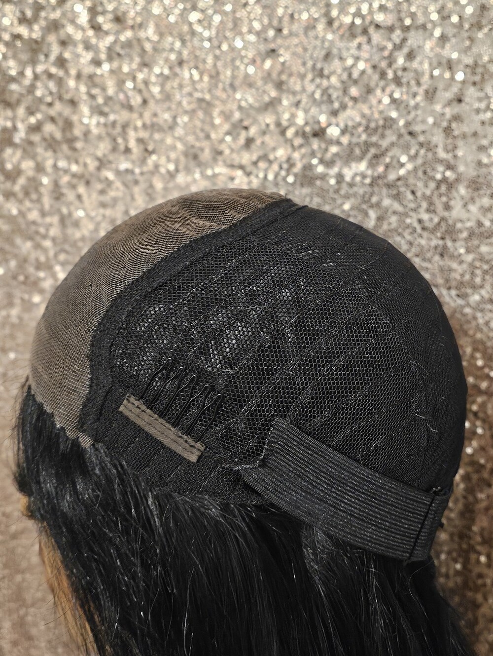 Wig - Picture 5 of 7